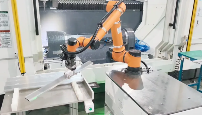 Automatiseringsrevolutie: hoe samengestelde robots de CNC -lading en het lossen van acrylplaten veranderen