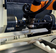 Case | Fuwei intelligente composiet robot cnc flexibele laden en lossen